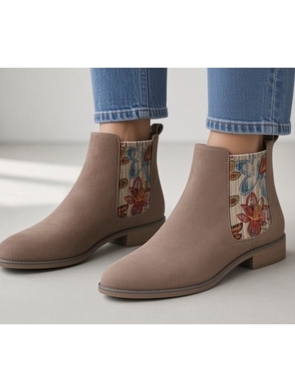 Womens Faux Suede Booties, Sz 7, Pull-On, Floral Elastic Inserts, Never Worn